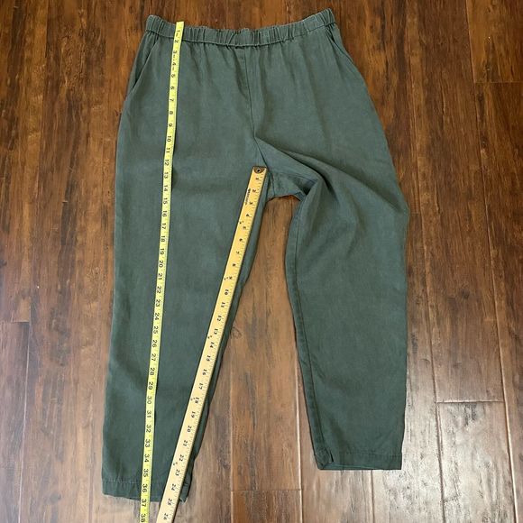 VETTA The Tencel Tapered Pants High Waisted Elastic Waist in Olive - Picture 12 of 13